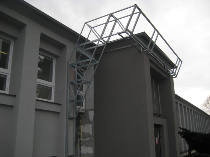 2015 Studenka konstrukce pro reklamu hlavni budova